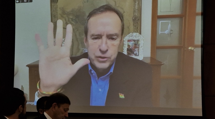 El expresidente y actual candidato presidencial Jorge Tuto Quiroga participó mediante conexión vía Zoom.