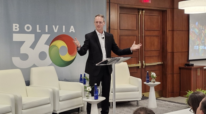 Jaime Dunn, candidato presidencial, criticó el modelo económico y político de Bolivia durante el evento Bolivia360 en Harvard.