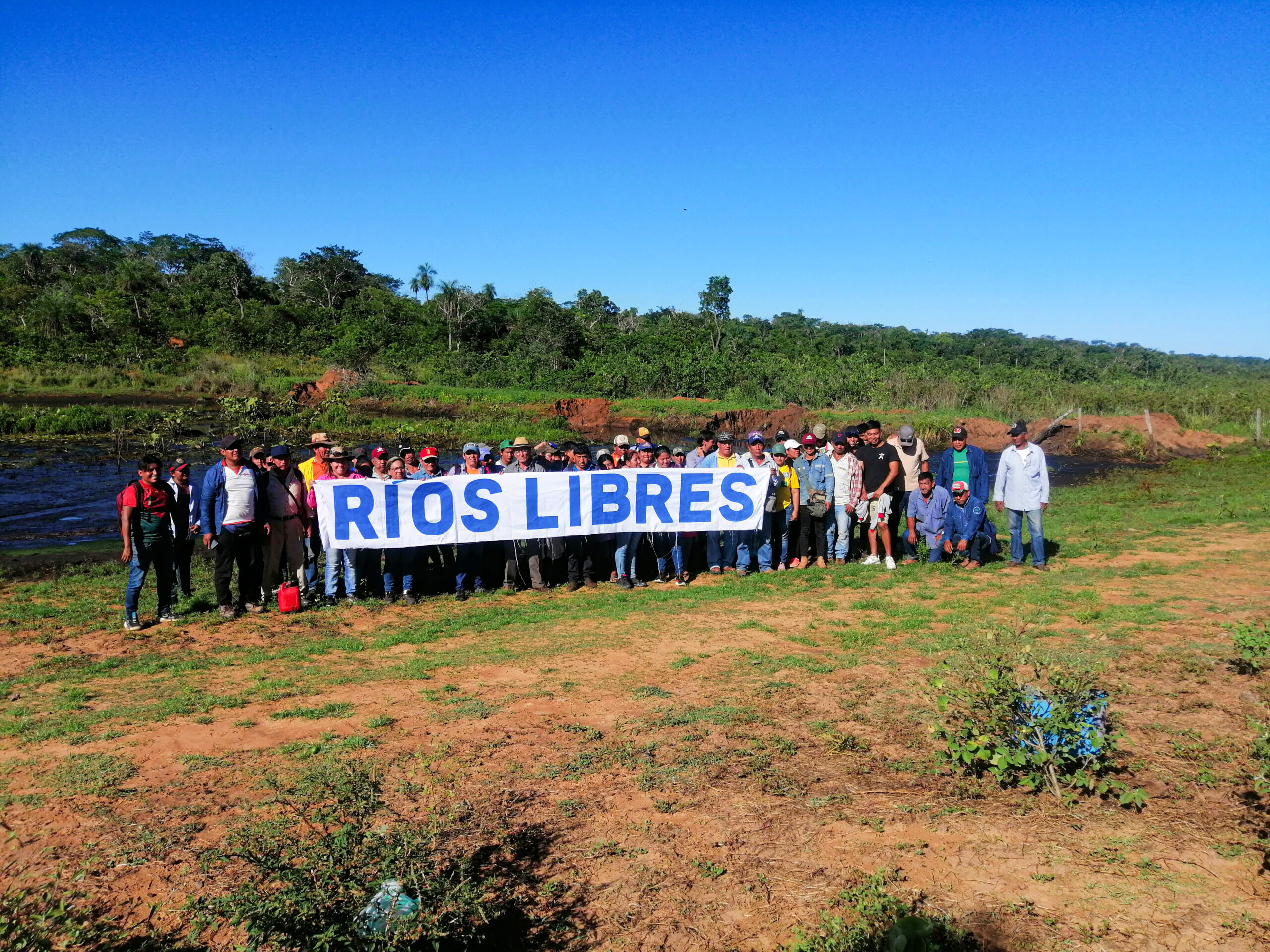 Comunidades chiquitanas a orillas del río San Lorenzo, cuyas aguas fueron represadas | Foto: Cortesía Erika Bayá