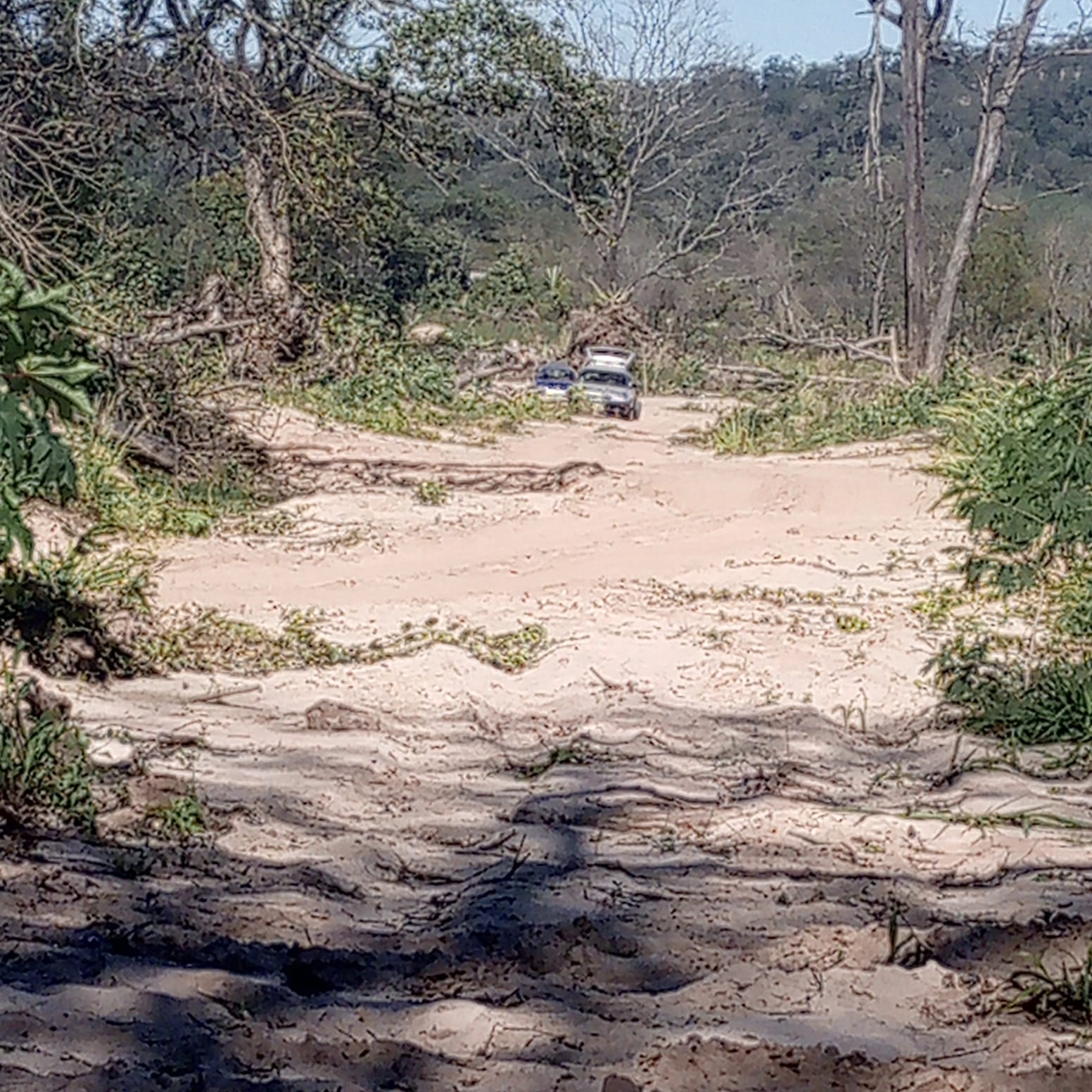 Comunarios de El Playón denunciaron el retiro de materiales de construcción de viviendas destruidas por la riada | Foto: Cortesía Lilian Vidal