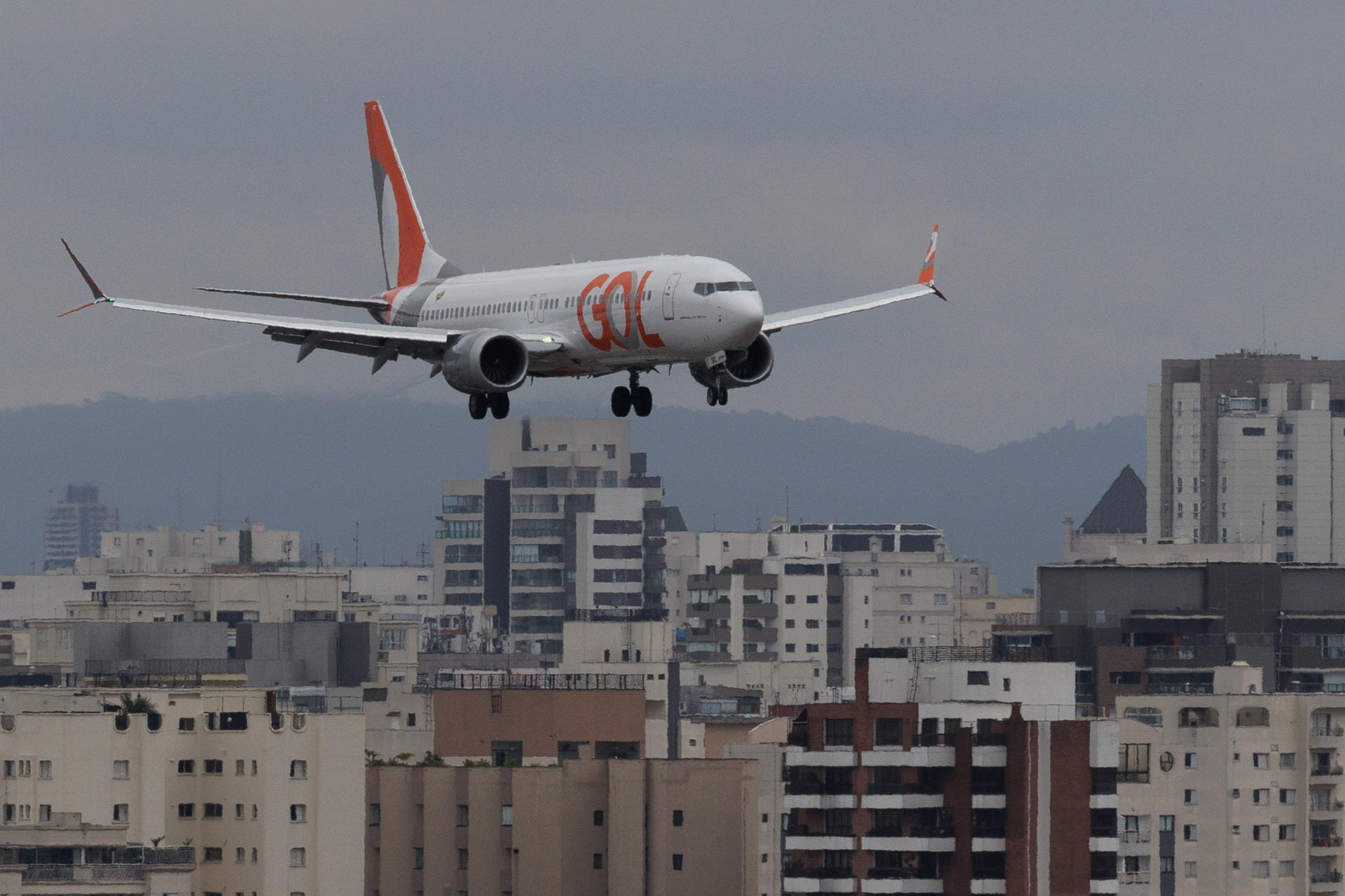 Las aerolíneas brasileñas cancelan sus vuelos hacia Argentina por la huelga aeronáutica