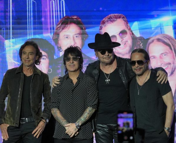 Integrantes de la banda de rock latino Maná posan durante una conferencia de prensa este lunes por el 63º Festival Internacional de la Canción de Viña del Mar (Chile). EFE/ Adriana Thomasa