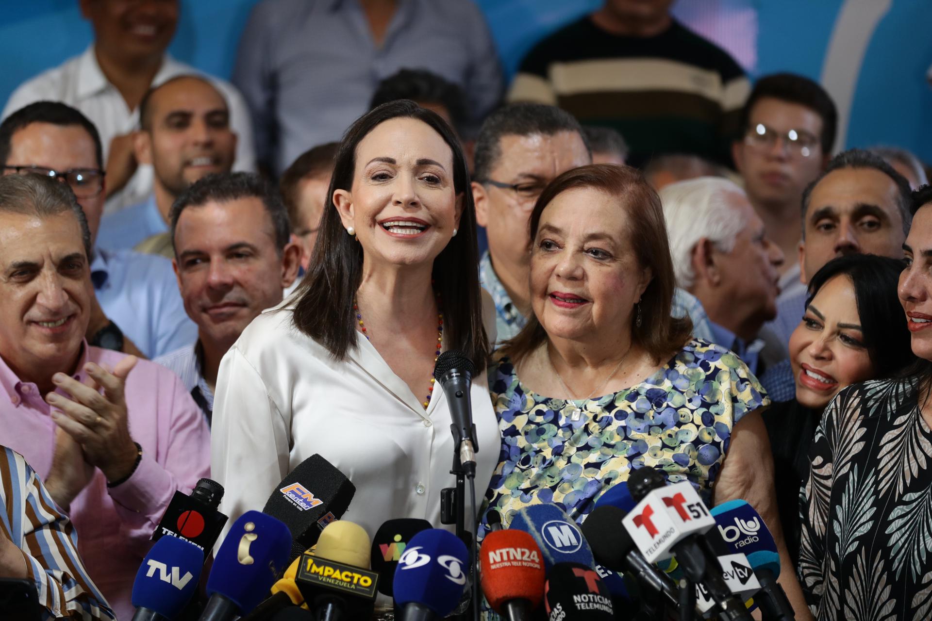 María Corina Machado alerta de “maniobra” para “impedir la inscripción” de su candidata