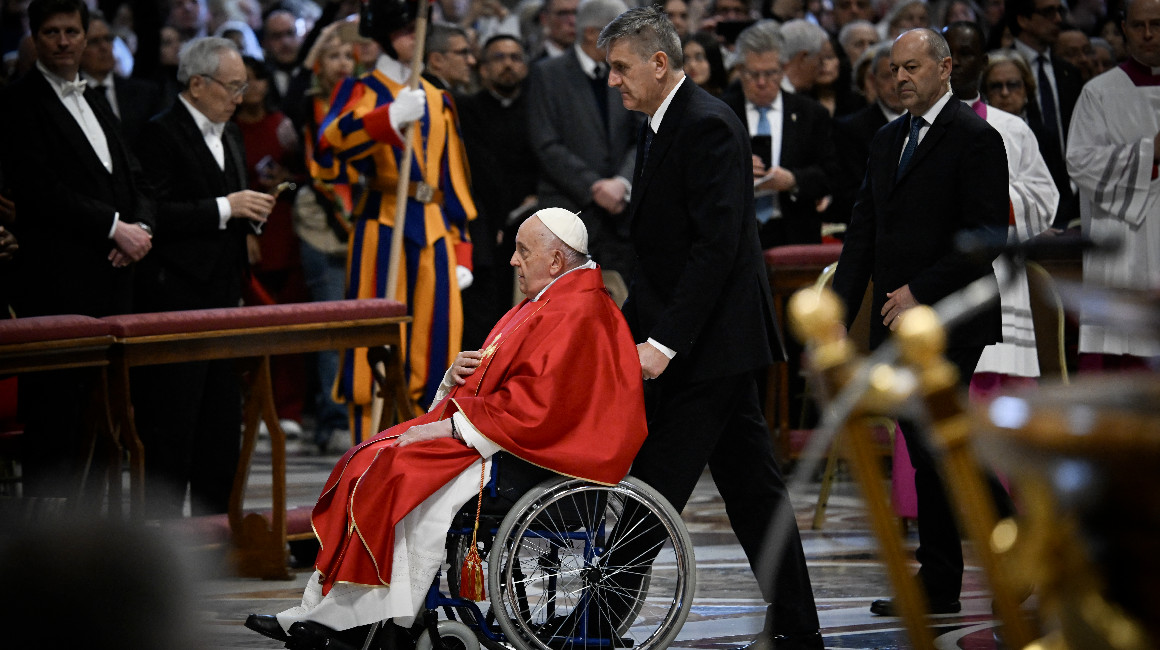 El papa Francisco desiste de encabezar el vía crucis por motivos de salud