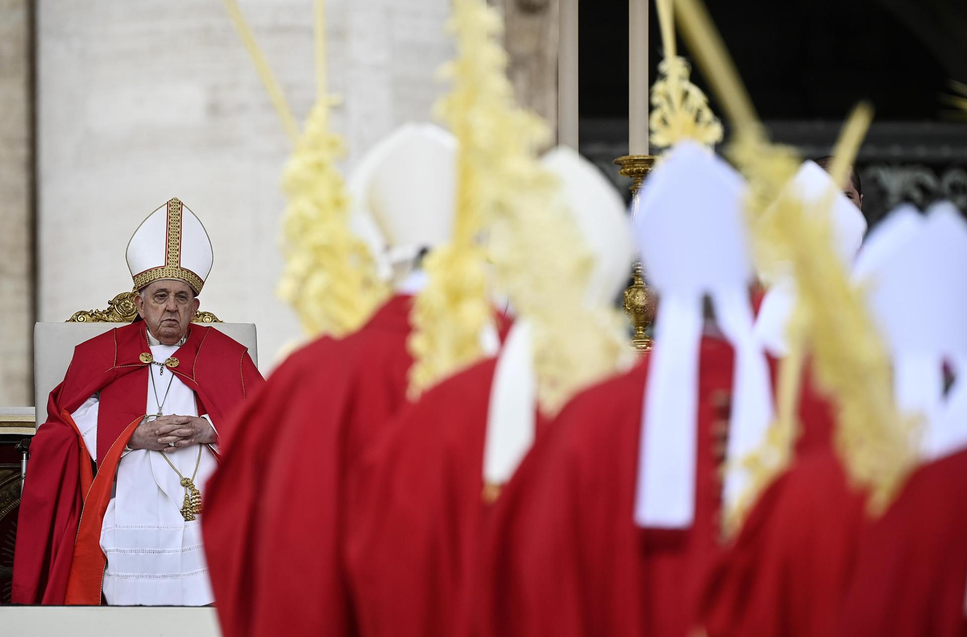 Francisco dice que “el vil atentado” de Moscú es “un acto inhumano que ofende a Dios”