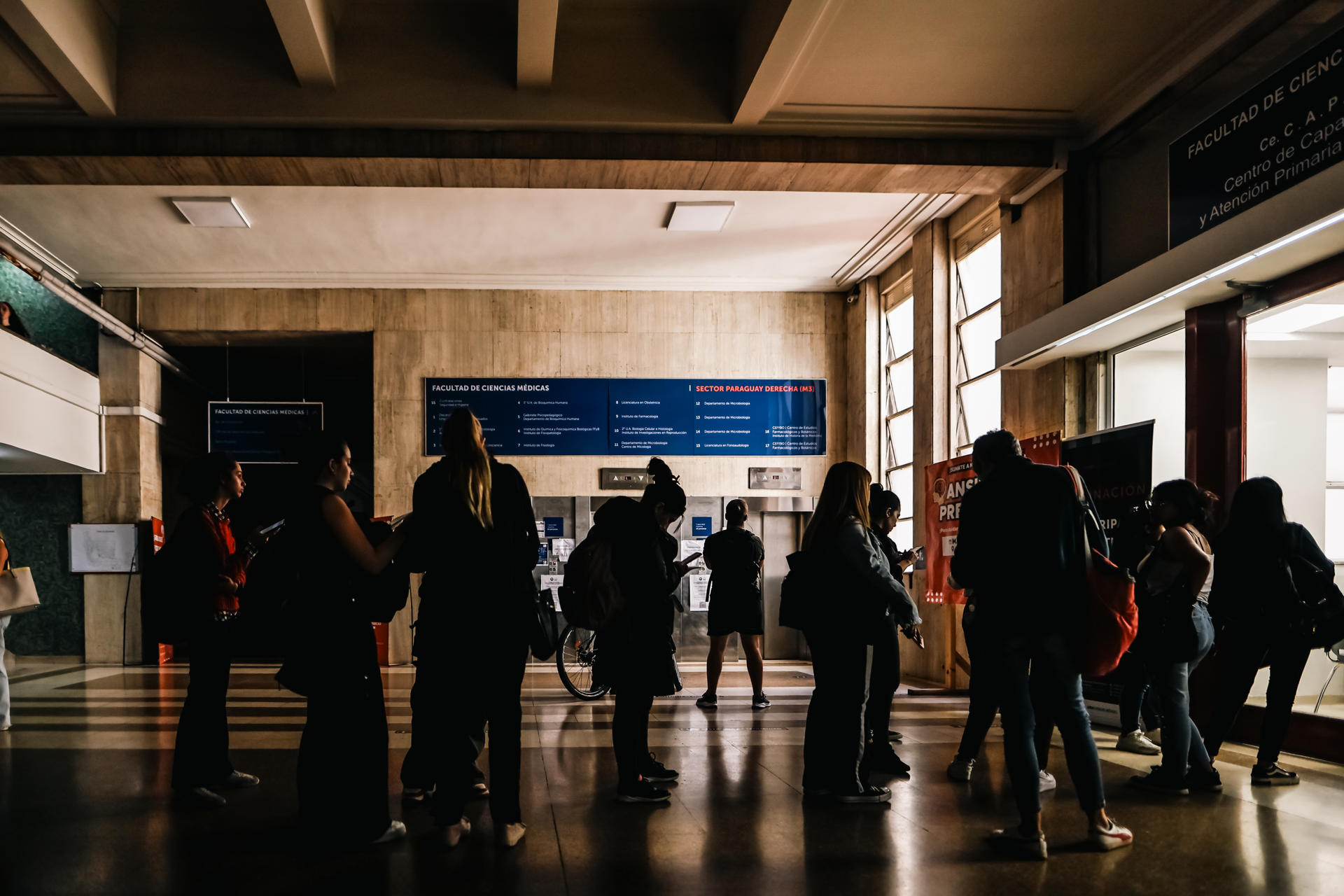 Las universidades públicas argentinas se quedan sin luz ni presupuesto