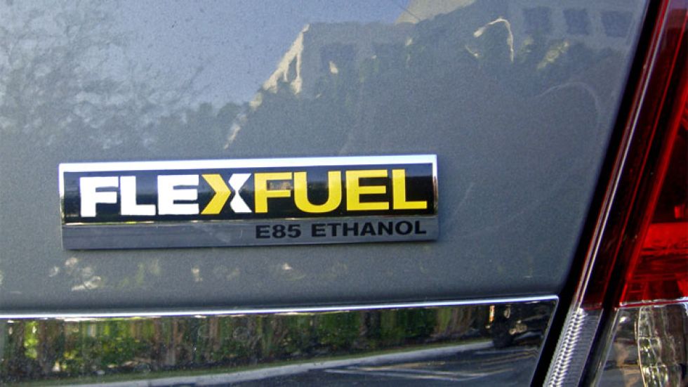 Gobierno ordena la libre importación de autos “flex fuel” para incentivar el uso de etanol