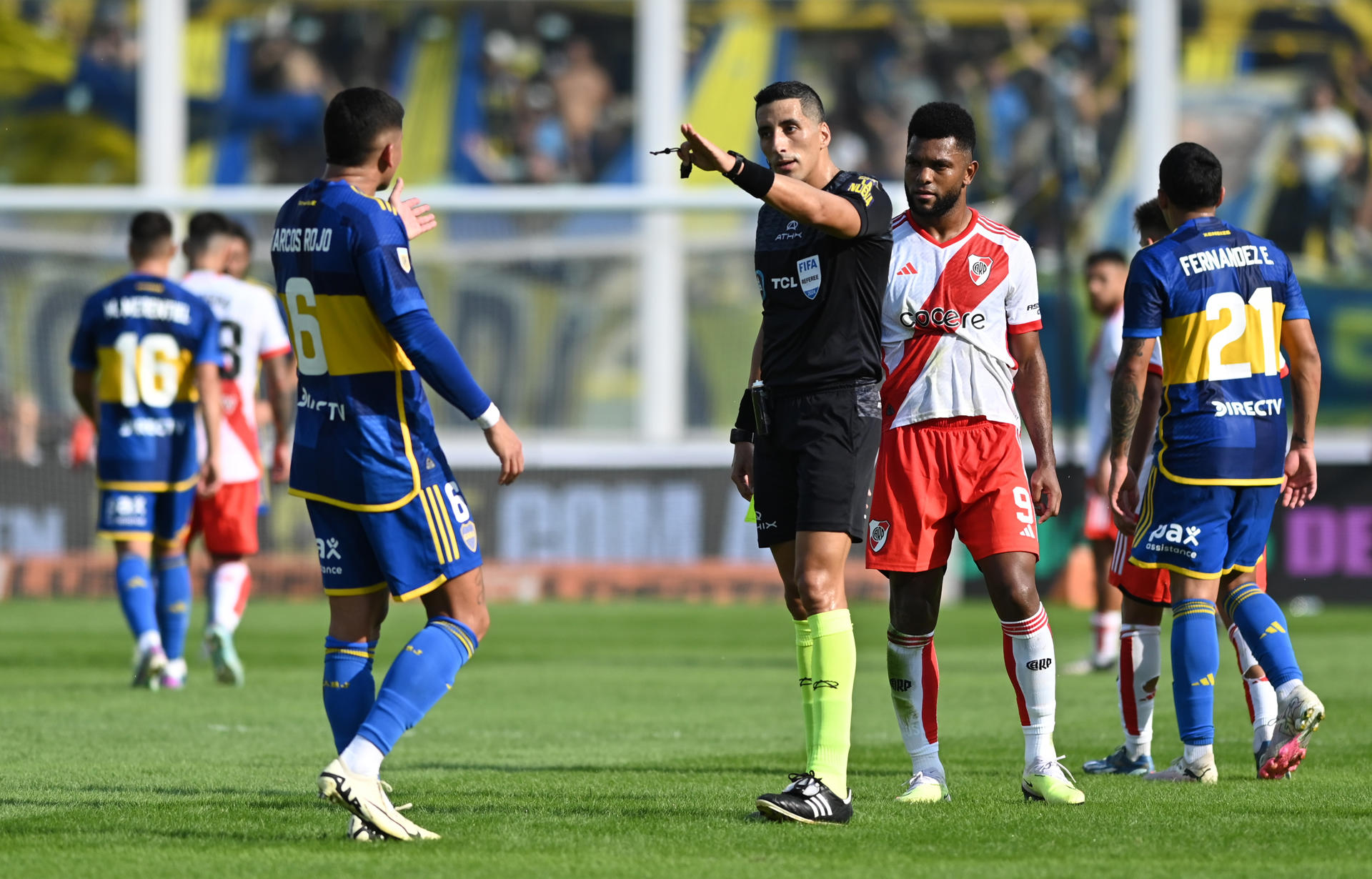 2-3. Boca derrota a River con polémica y pasa a semifinales de Copa de la Liga argentina