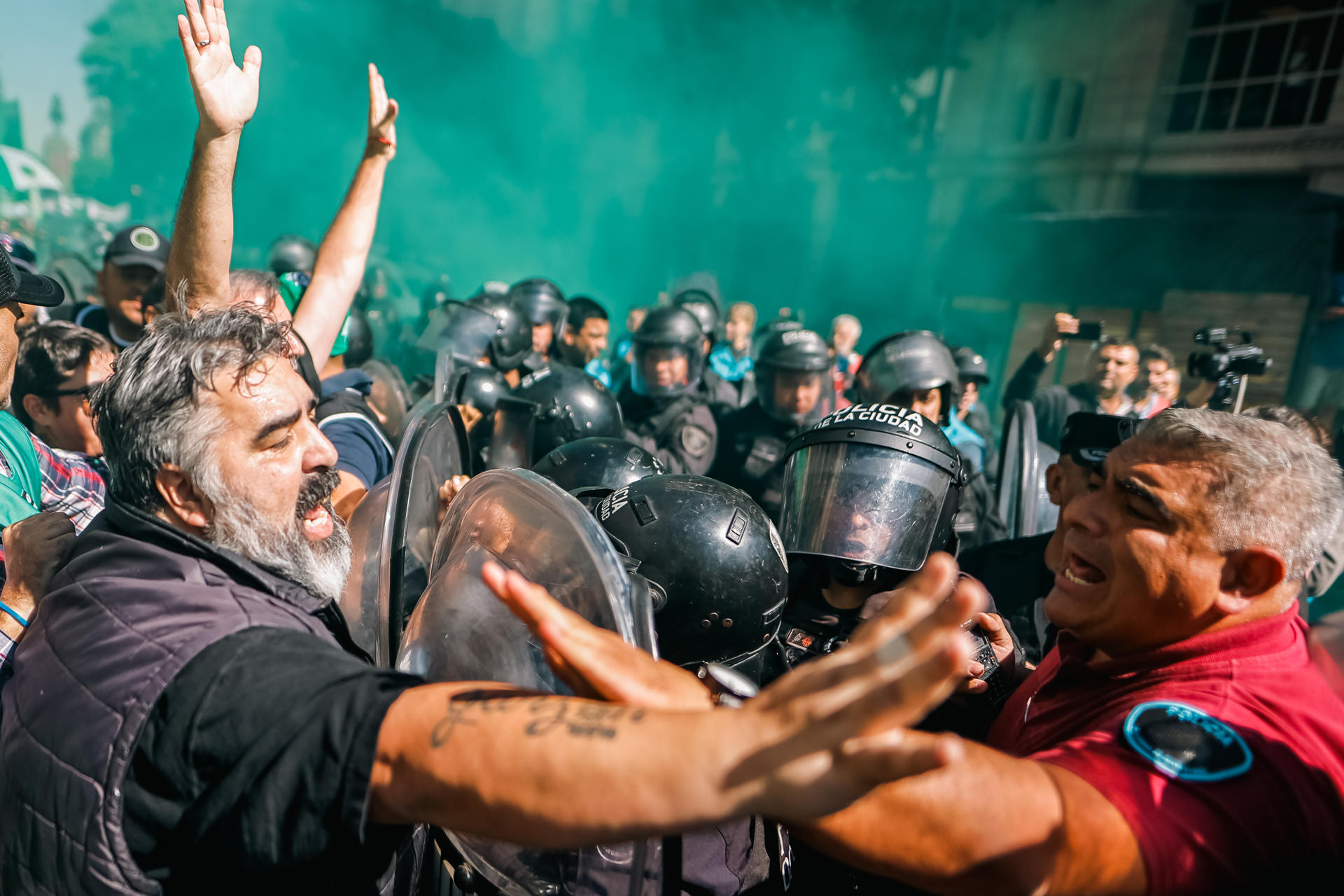 Fuerte protesta de los trabajadores del Estado contra Milei en Argentina