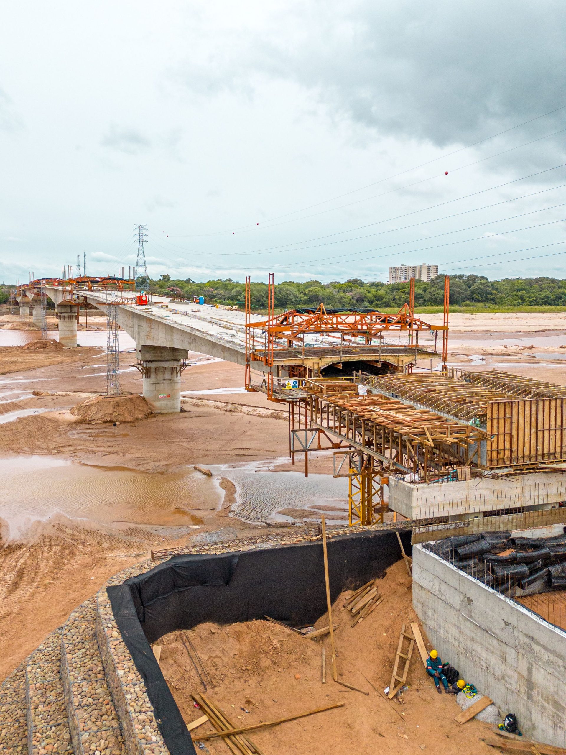 Puente Urubó Village alcanza el 74% de ejecución general