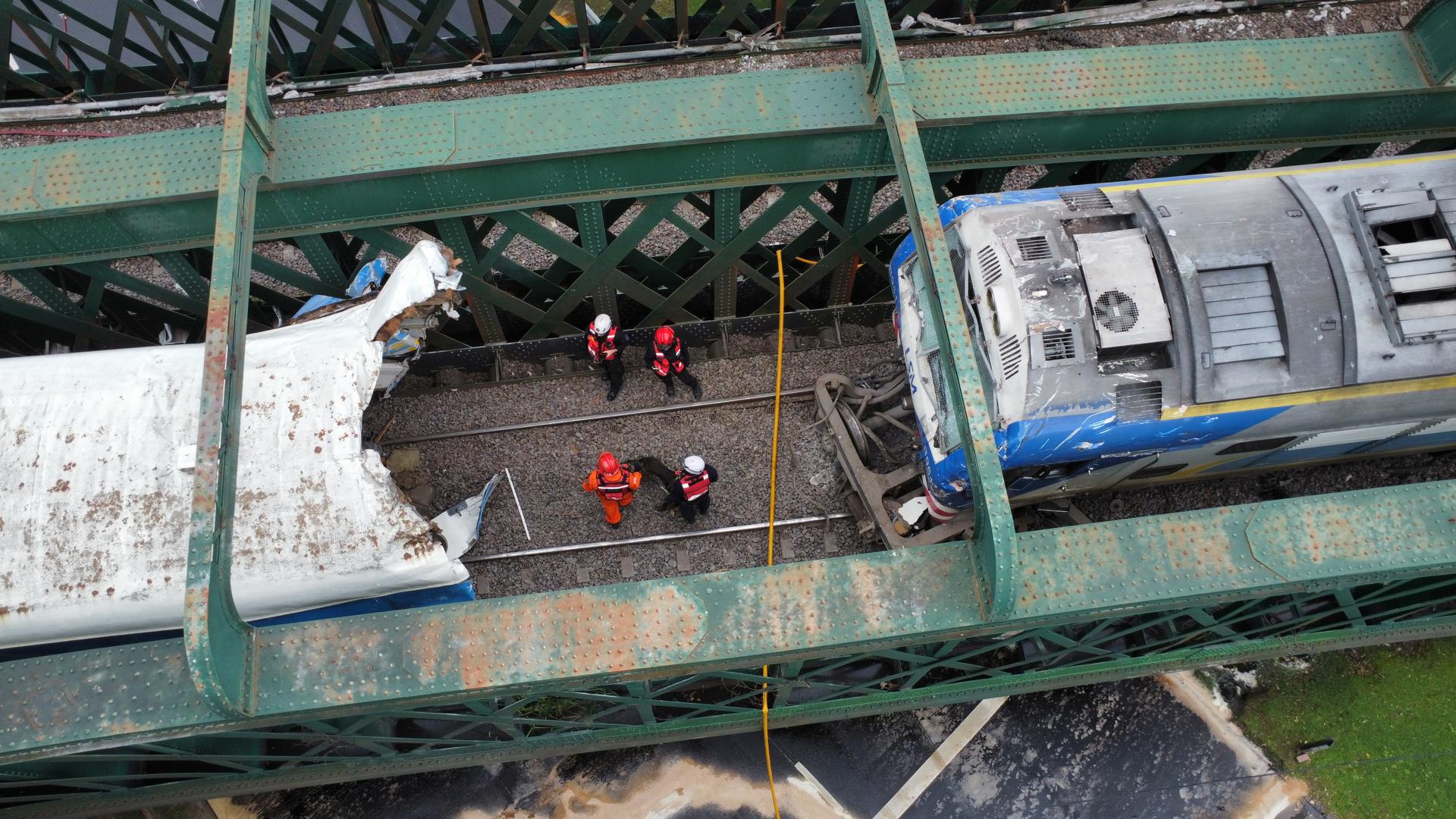 Un choque de trenes en Buenos Aires deja 60 heridos, 30 graves, y dudas sobre su causa