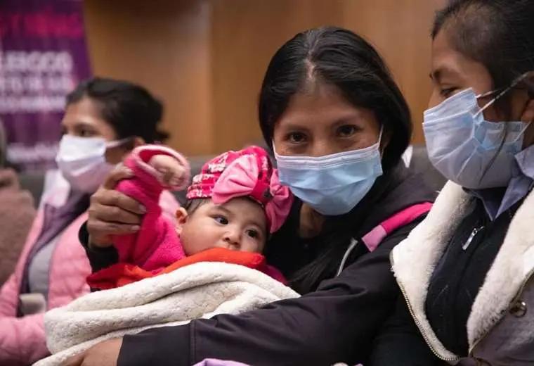 Madres bolivianas sufren por la desigualdad laboral y la brecha salarial