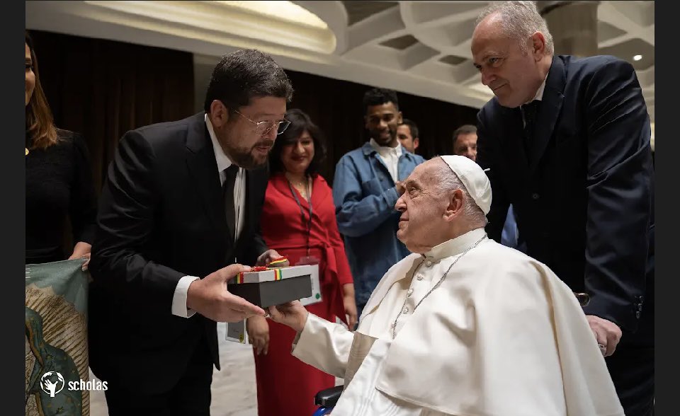 El papa Francisco espera traer a Bolivia su Universidad del Sentido, reveló Samuel Doria Medina