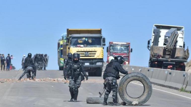 Transportistas levantan el bloqueo, pero amenazan con más medidas de fuerza