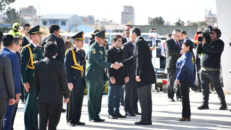 Presidente de Paraguay Sebastián Peña ya está en Bolivia para firmar acuerdos