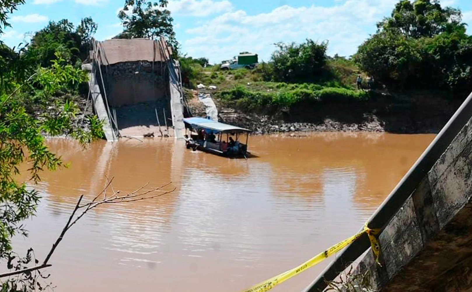 Santa Ana se declara en emergencia tras el desplome del puente Rapulo