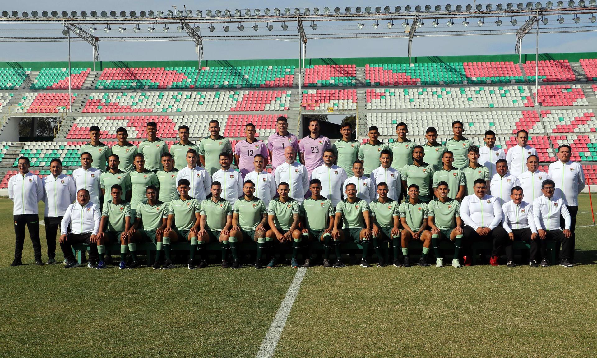 Bolivia cumple su último entrenamiento arropada entre su hinchada antes de viajar a EE.UU.