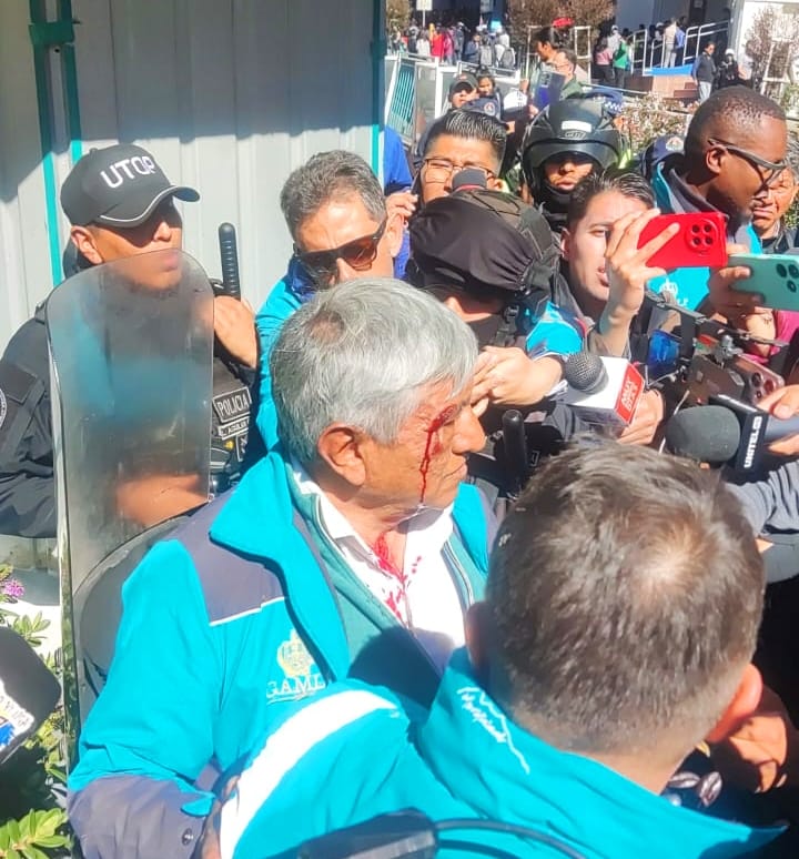 Hieren al Alcalde de La Paz en plaza Abaroa