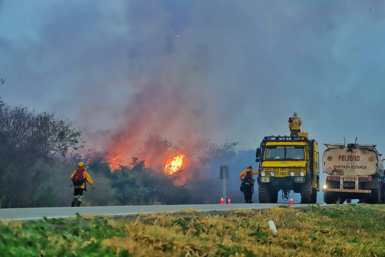 Emergencia en Roboré: Gobernación solicita helicóptero por incendios descontrolados