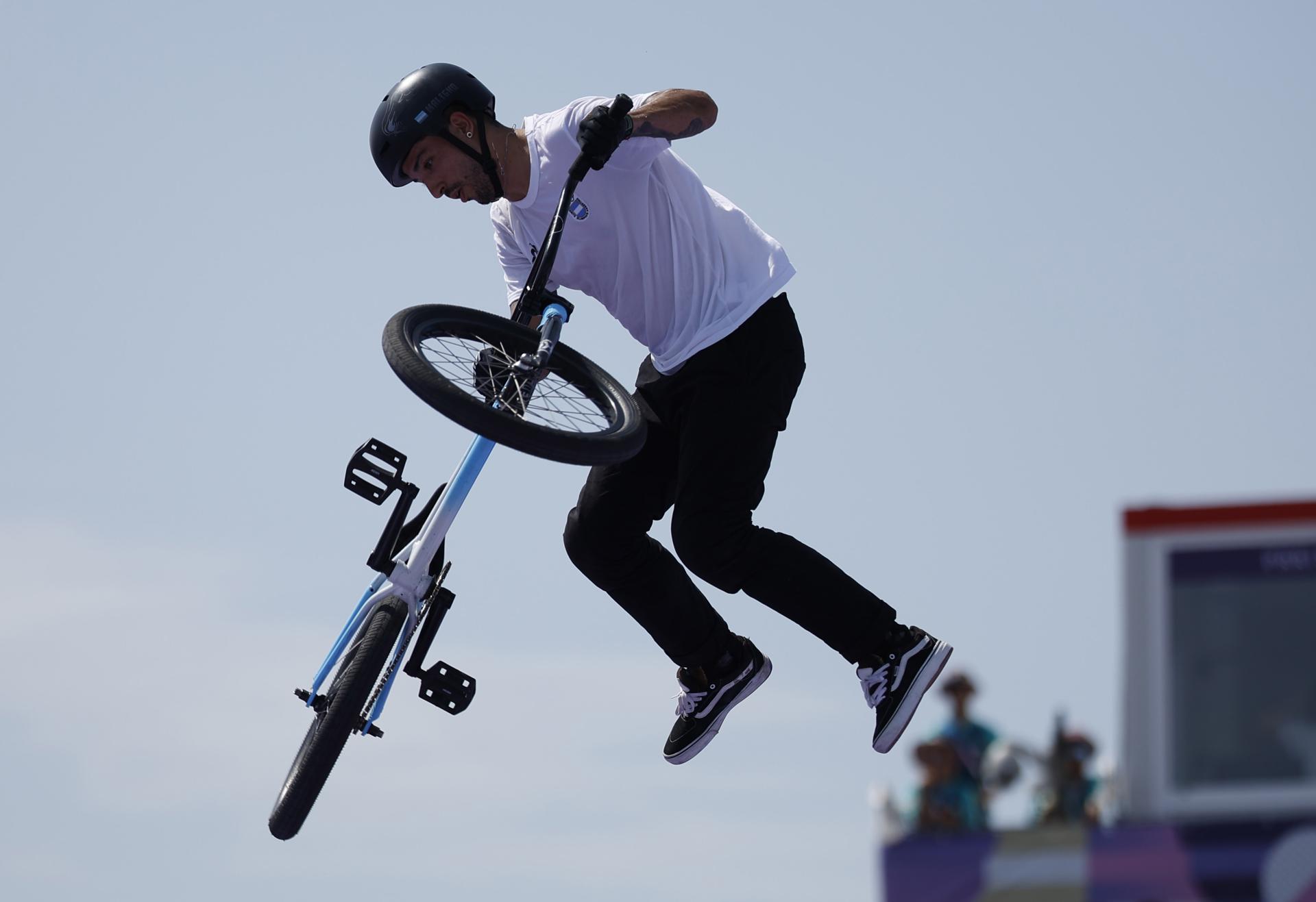 edita el titulo que diga argentino-boliviano gana una medalla:   José “Maligno” Torres, un boliviano que hace historia para Argentina: Medalla de oro en BMX en París