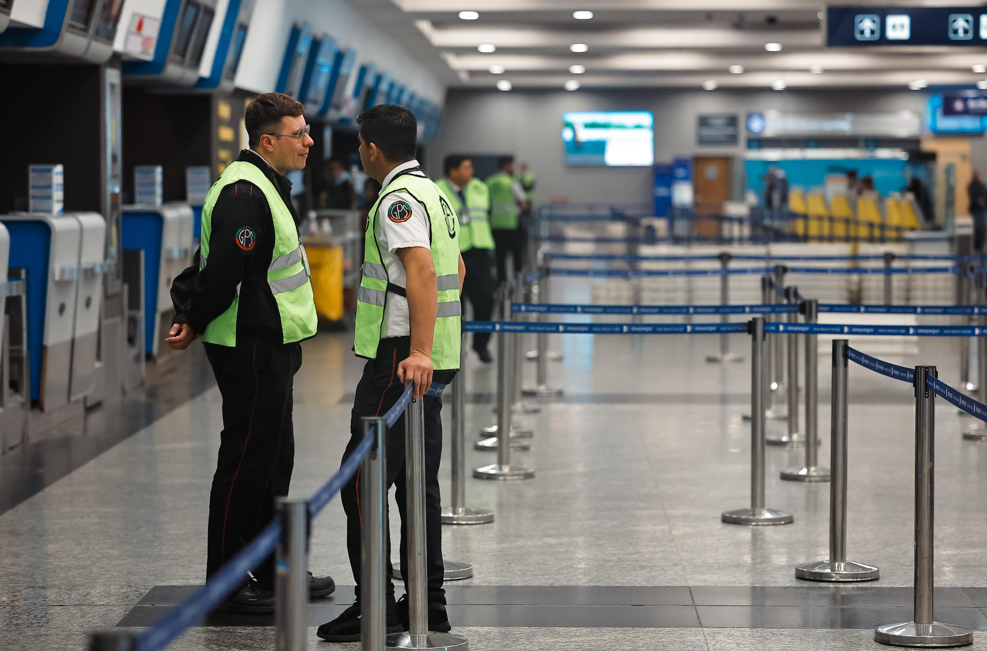 Tras paro de aeronáuticos, gobierno de Milei sigue firme en no dar aumentos salariales