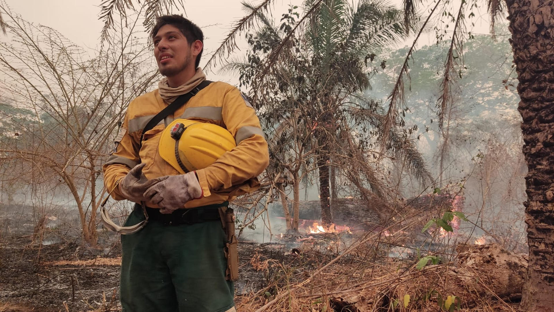 Incendios en Bolivia “escapan a cualquier capacidad de contenerlos”, según bombero español