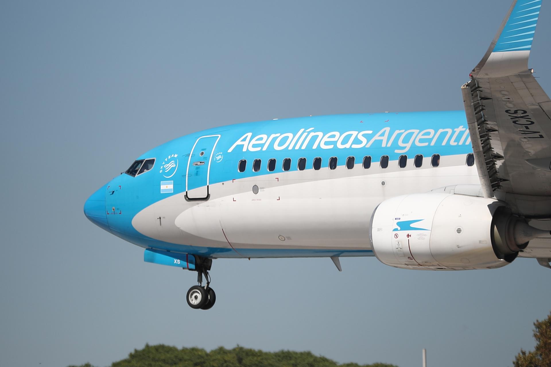 Sindicatos acusan a Gobierno argentino de buscar cerrar Aerolíneas Argentinas