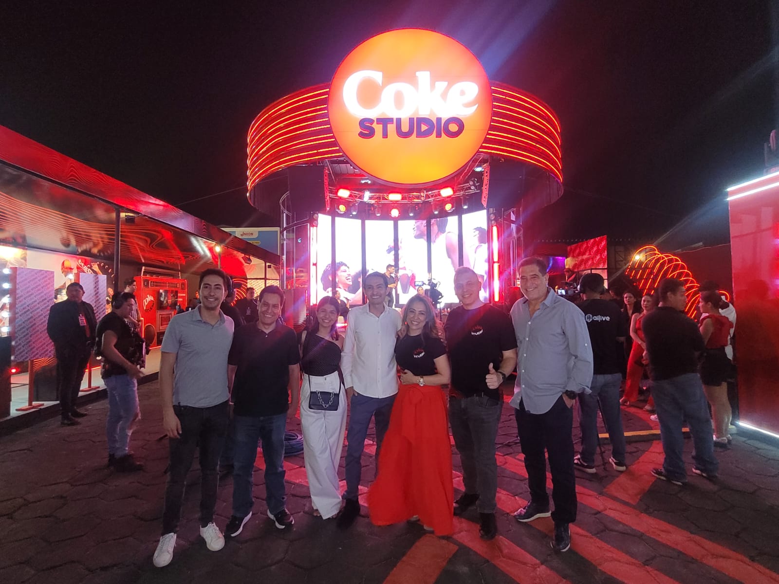 Coca-Cola marca su presencia en la Expocruz 2024 con Coke Studio™