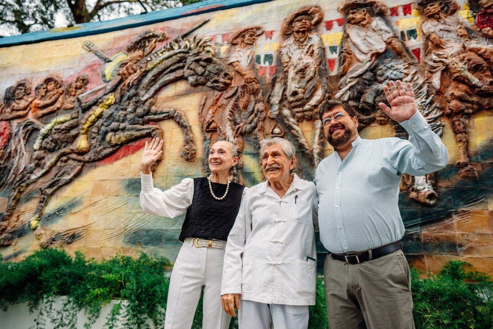 El mural Tradiciones Cruceñas de Lorgio Vaca renace en Los Tajibos: Un legado restaurado como regalo a Santa Cruz