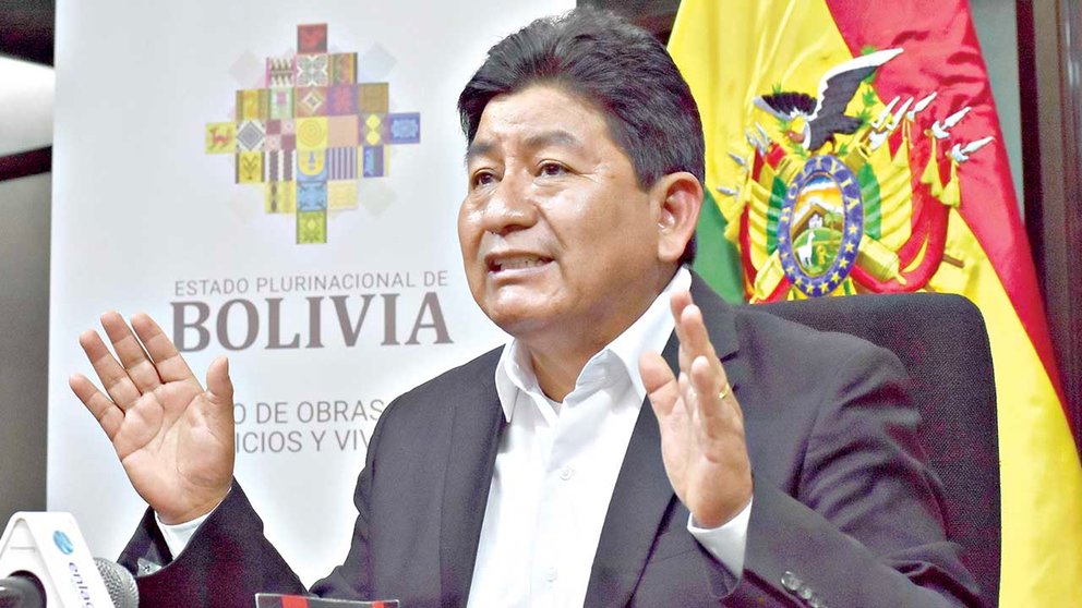 Ministro Montaño: “Decisiones en cuatro paredes” han fallado en resolver los problemas de Santa Cruz