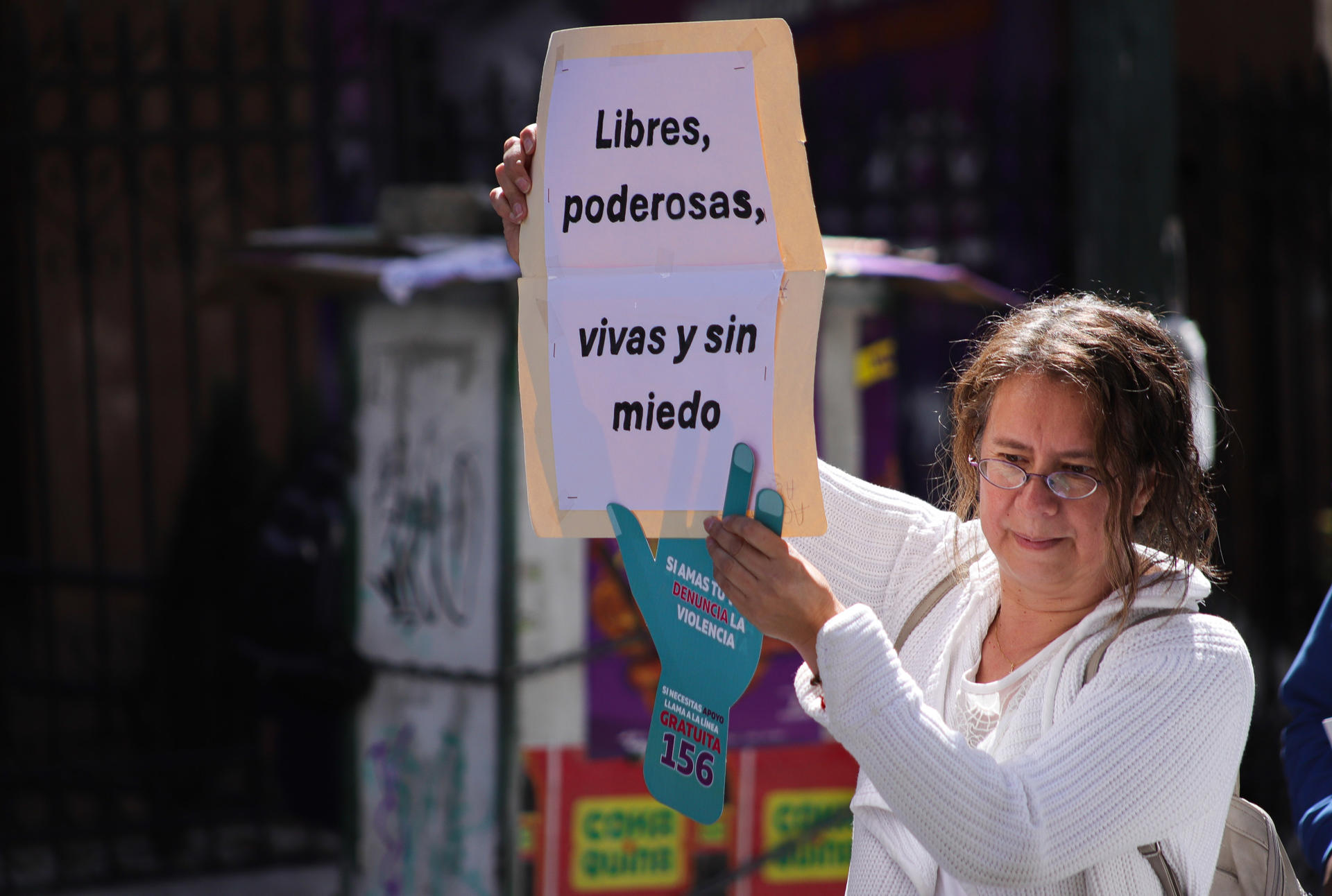 Con música y en patinetas, bolivianos exigen “una vida libre de violencia machista”