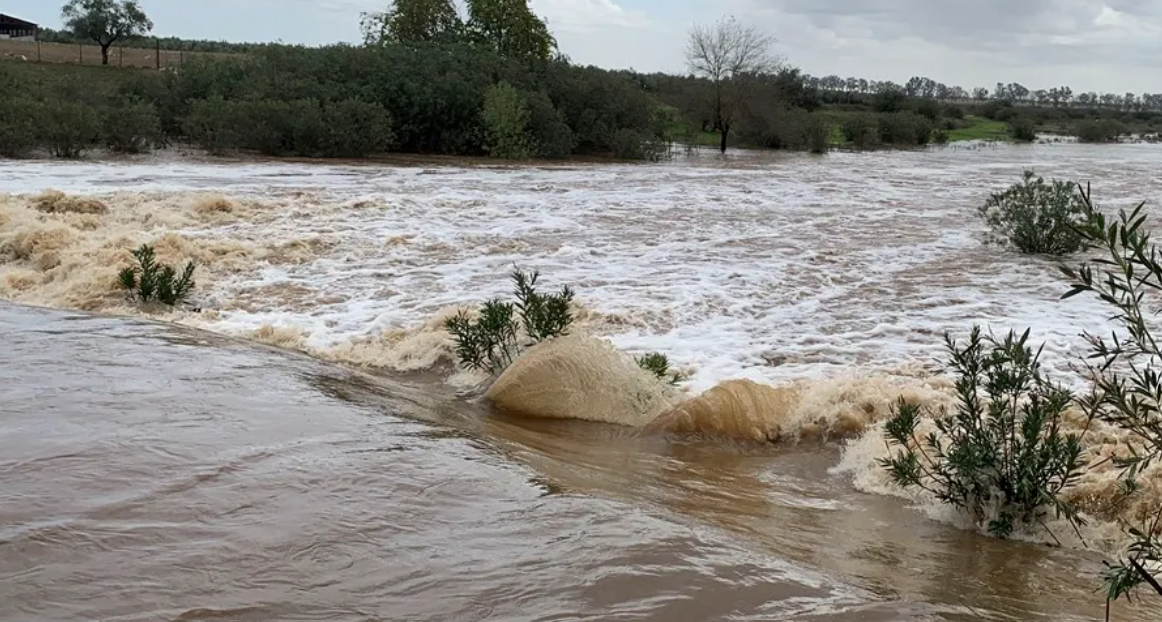 Tres comunidades en alerta este lunes; València en aviso naranja por fuertes lluvias