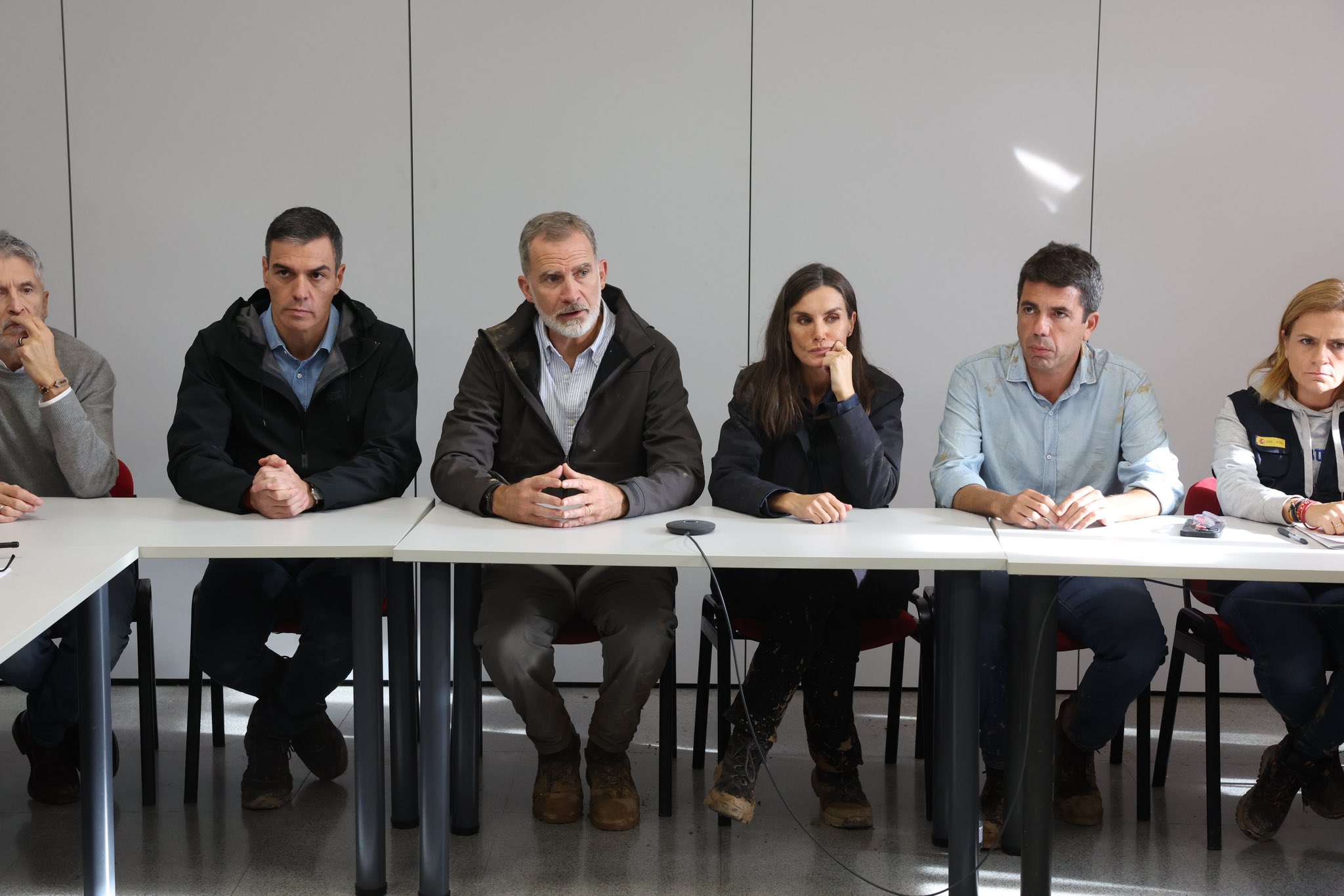 El rey Felipe pide “entender el enfado y la frustración de muchas personas” durante su visita a las zonas afectadas por las inundaciones en Valencia