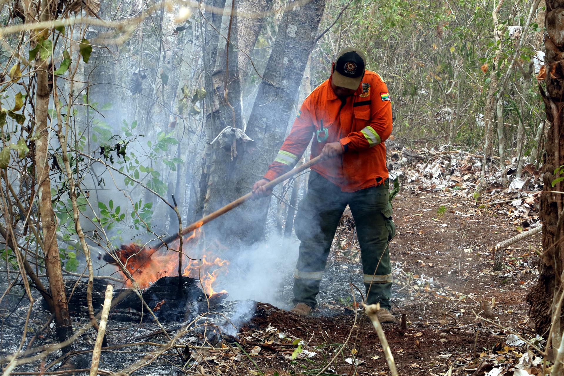 Bolivia sufre la “mayor crisis ambiental” de su historia tras incendios, afirman expertos