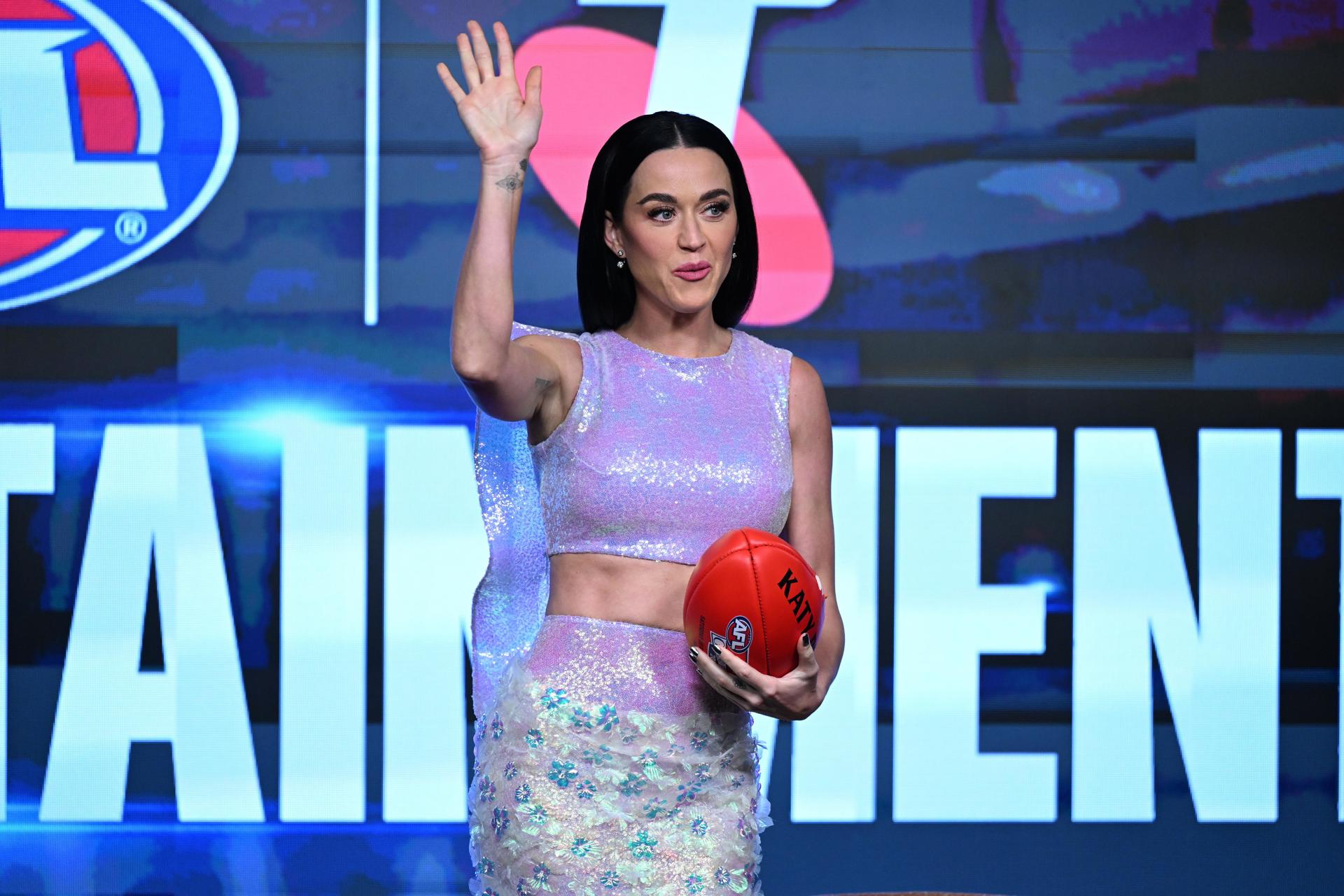 Katy Perry confirma su voto por Kamala Harris y llama a sus seguidores a hacer lo mismo