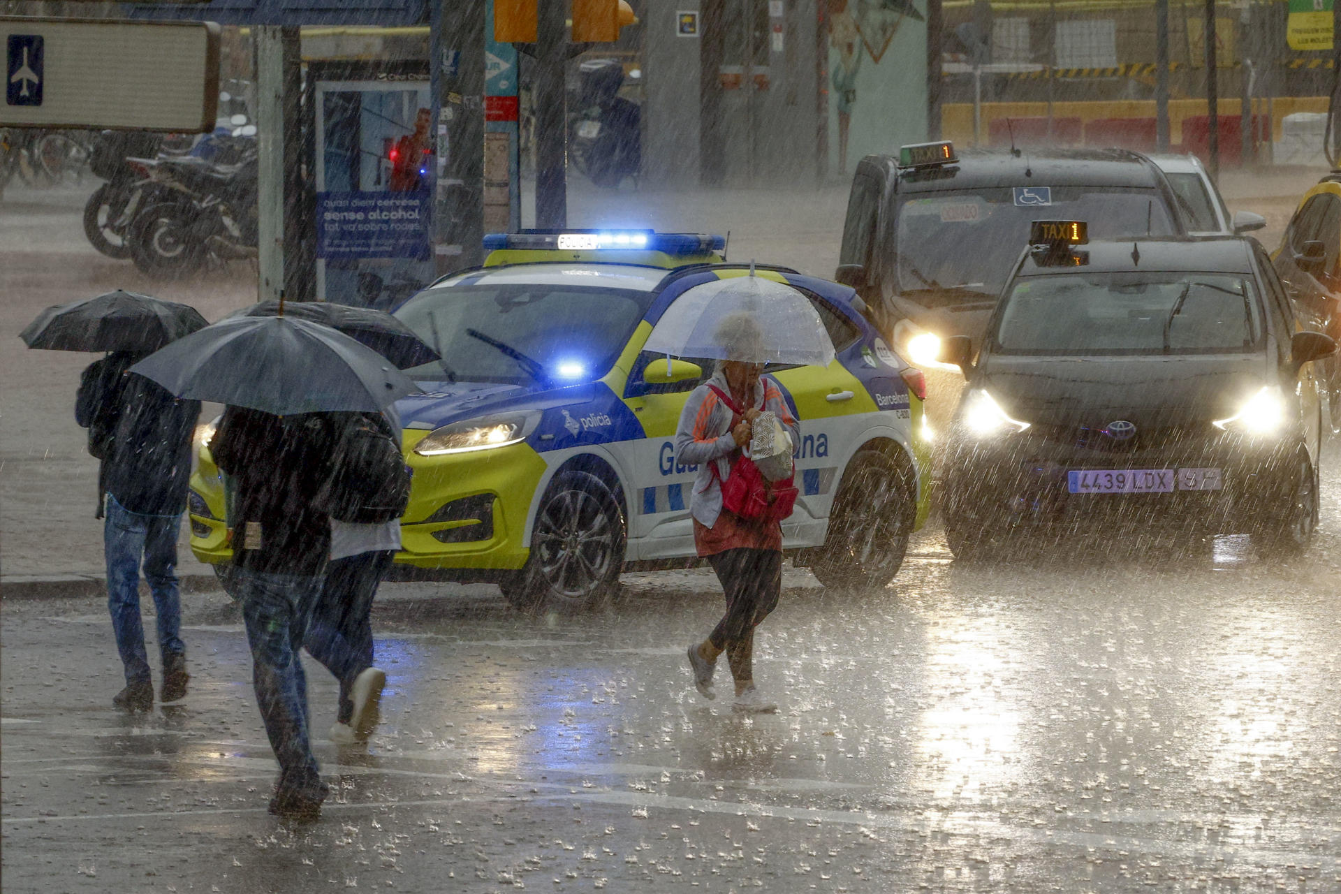 Las lluvias torrenciales en España inundan ahora Cataluña