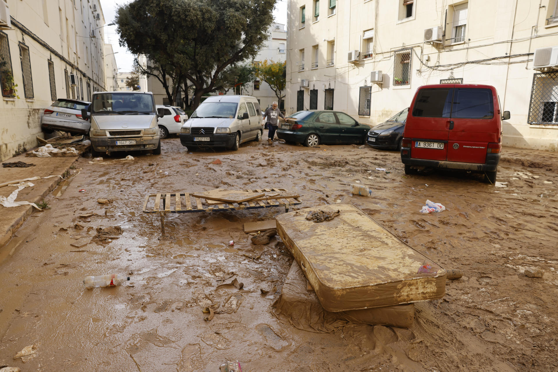 Temporal sigue en España tras 158 fallecidos y se intensifica la búsqueda de desaparecidos