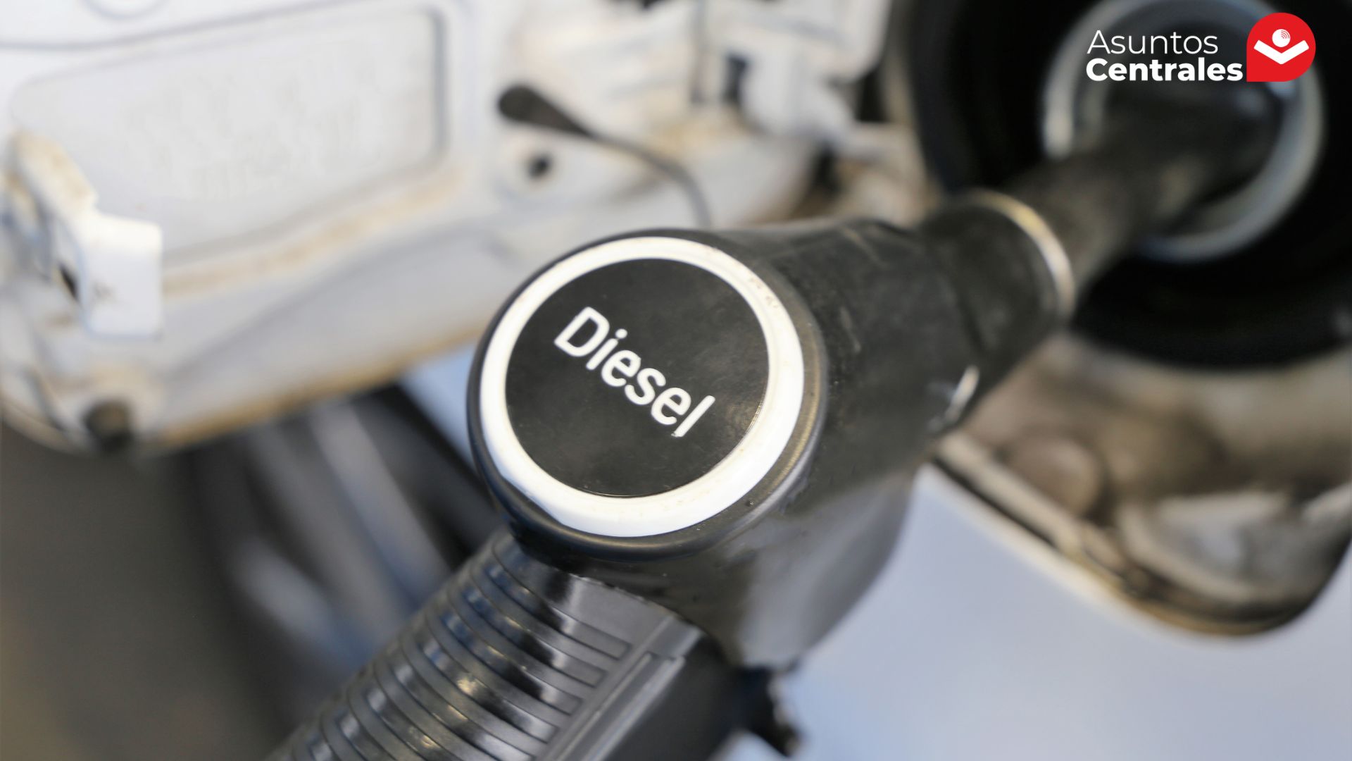 Gobierno fija precios máximos para importación de diésel y gasolina: Diésel a $us 1,24 por litro