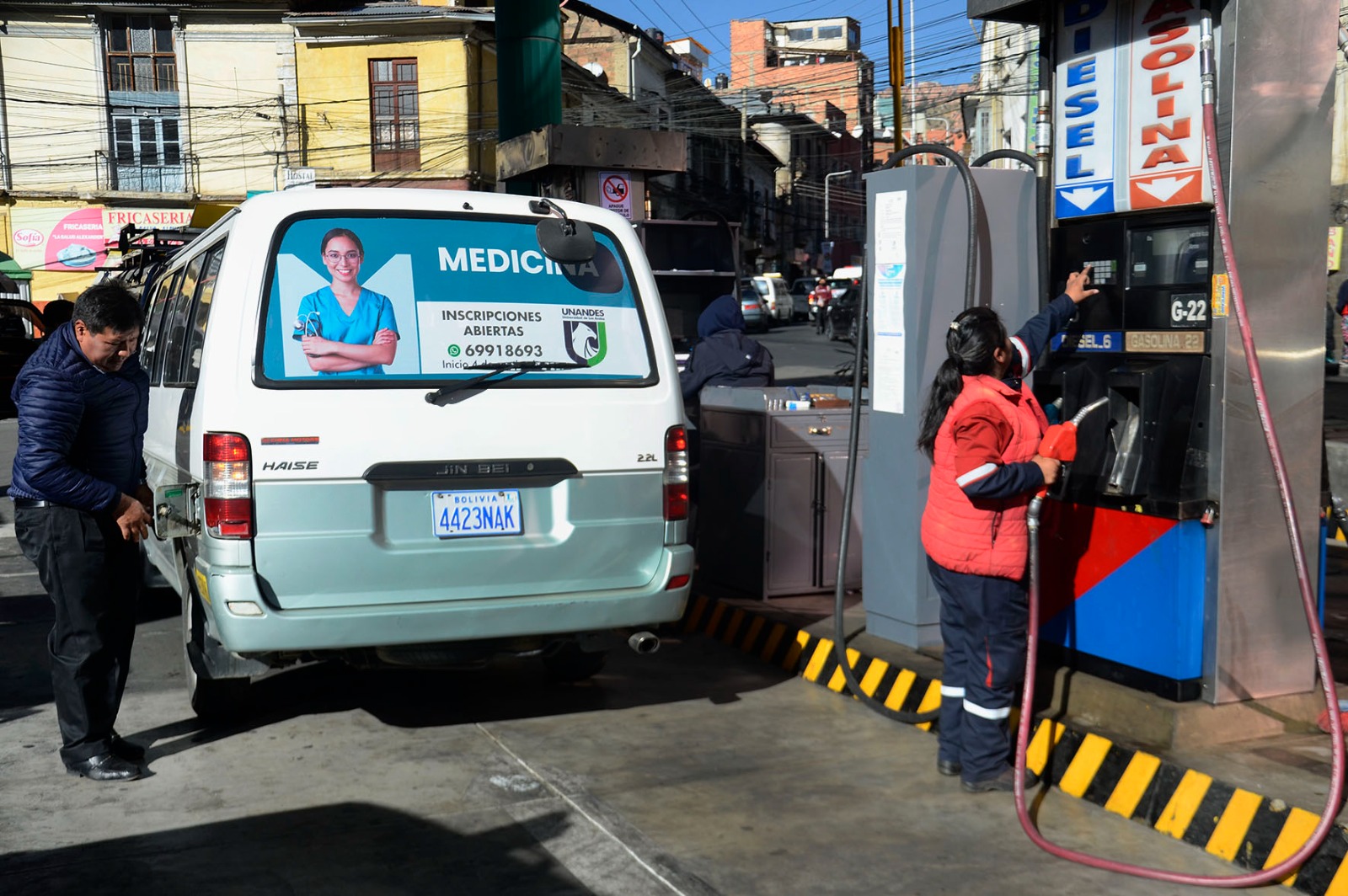 YPFB aumenta despacho de combustibles y ANH garantiza abastecimiento en fin de año