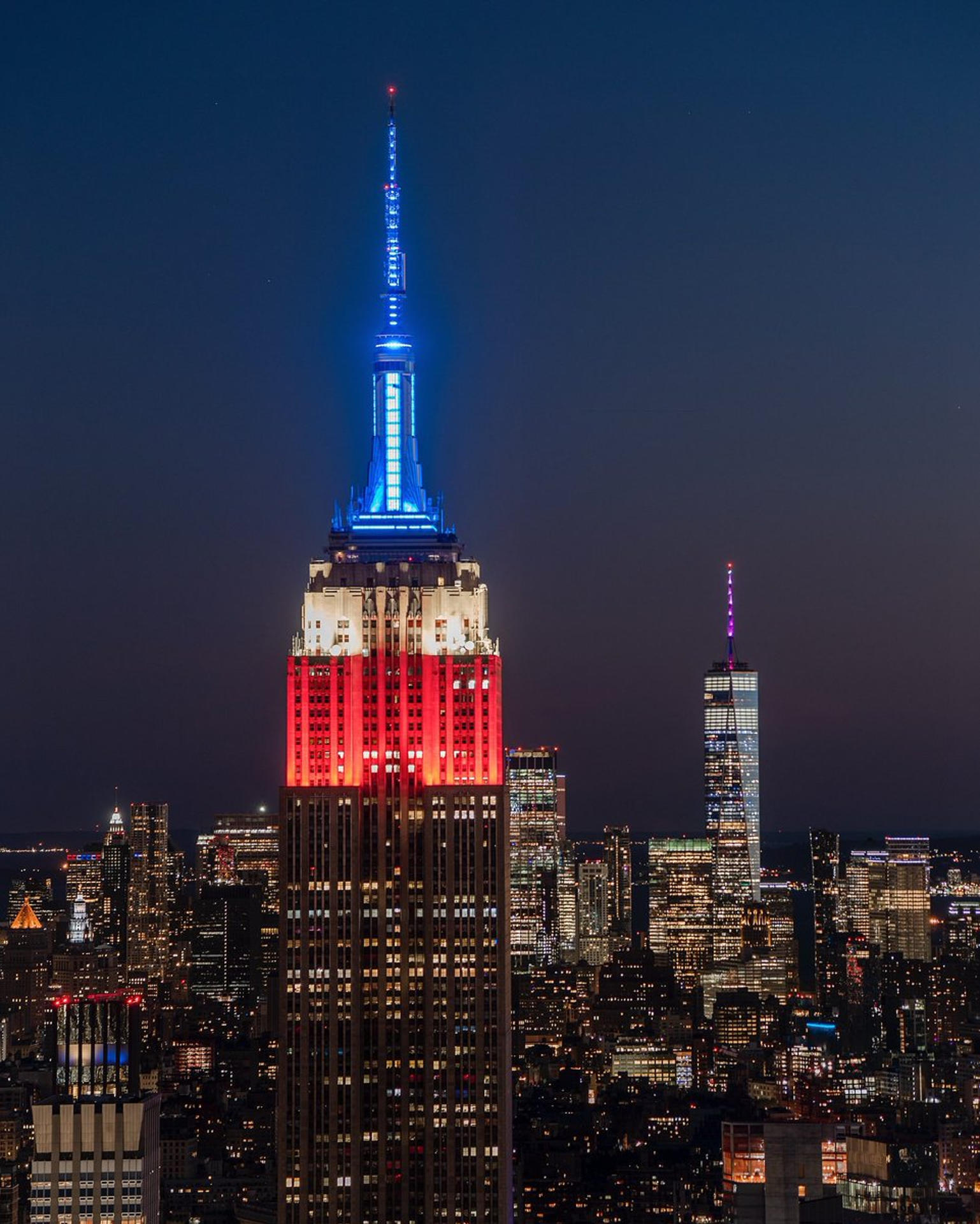 El Empire State Building se ilumina en tributo al expresidente Jimmy Carter