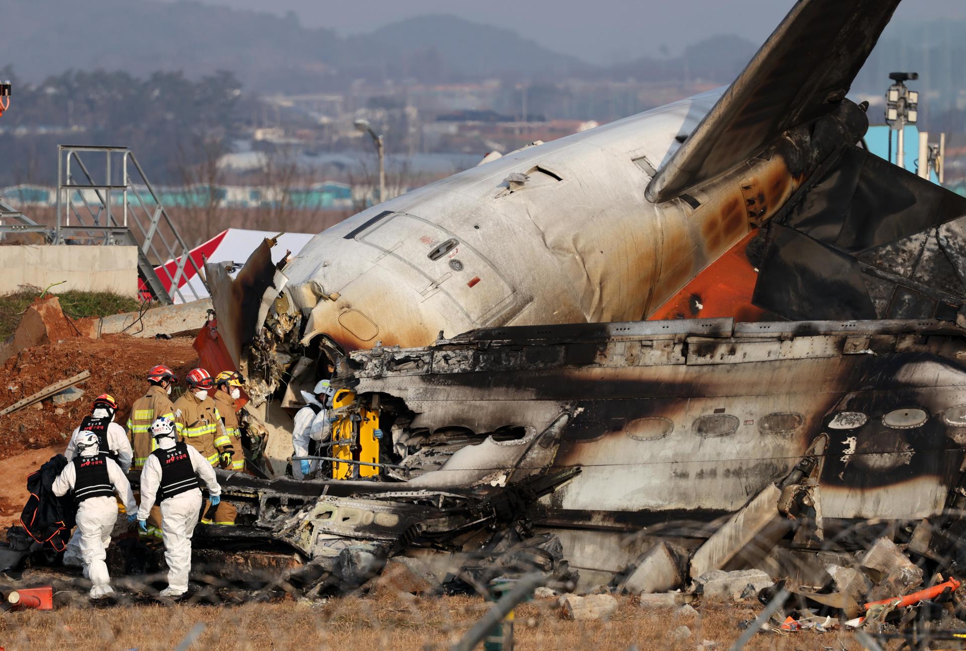 El accidente del vuelo 7C2216 es la peor tragedia aérea en suelo surcoreano, con 179 muertos