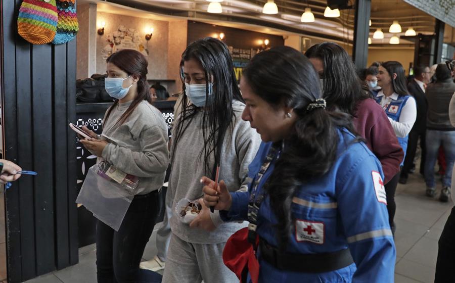 Aterriza en Bogotá el primero de los dos aviones colombianos que trae deportados de EE.UU.