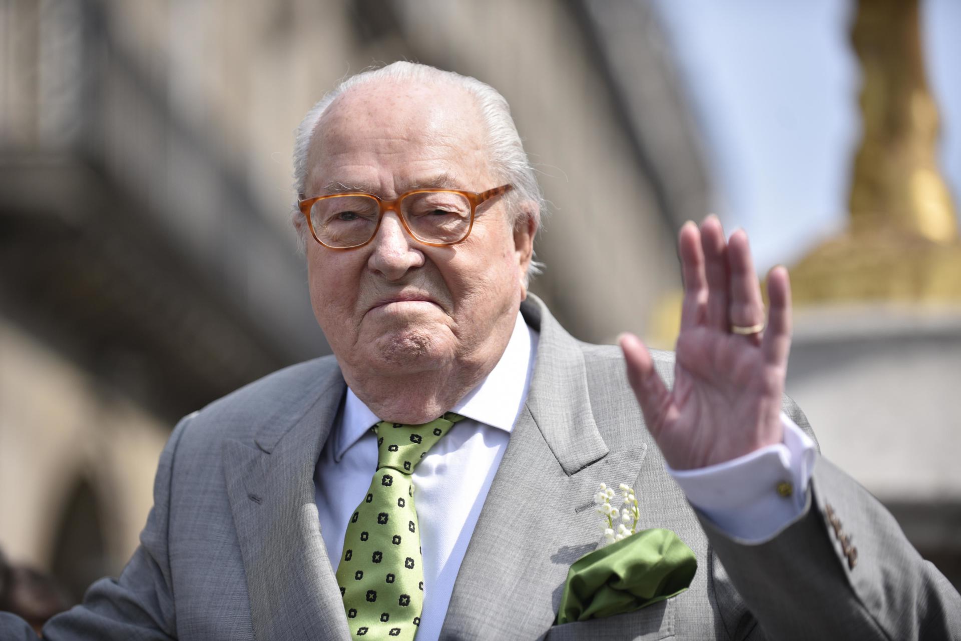 Jean-Marie Le Pen muere tras dejar a sus ideas de extrema derecha a las puertas del Elíseo