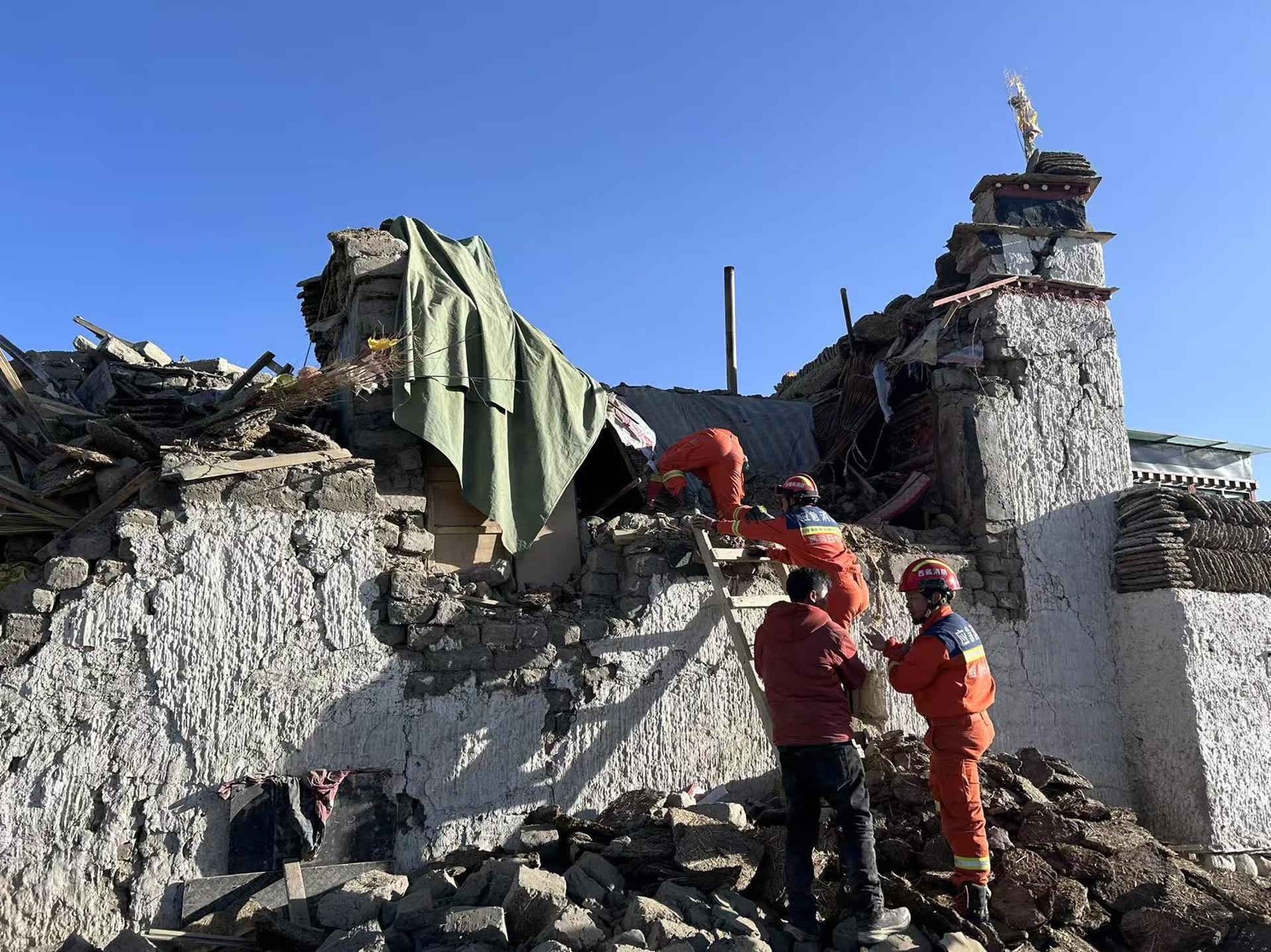 Terremoto que causó más de 120 muertos en el Tíbet deja ya más de 500 réplicas