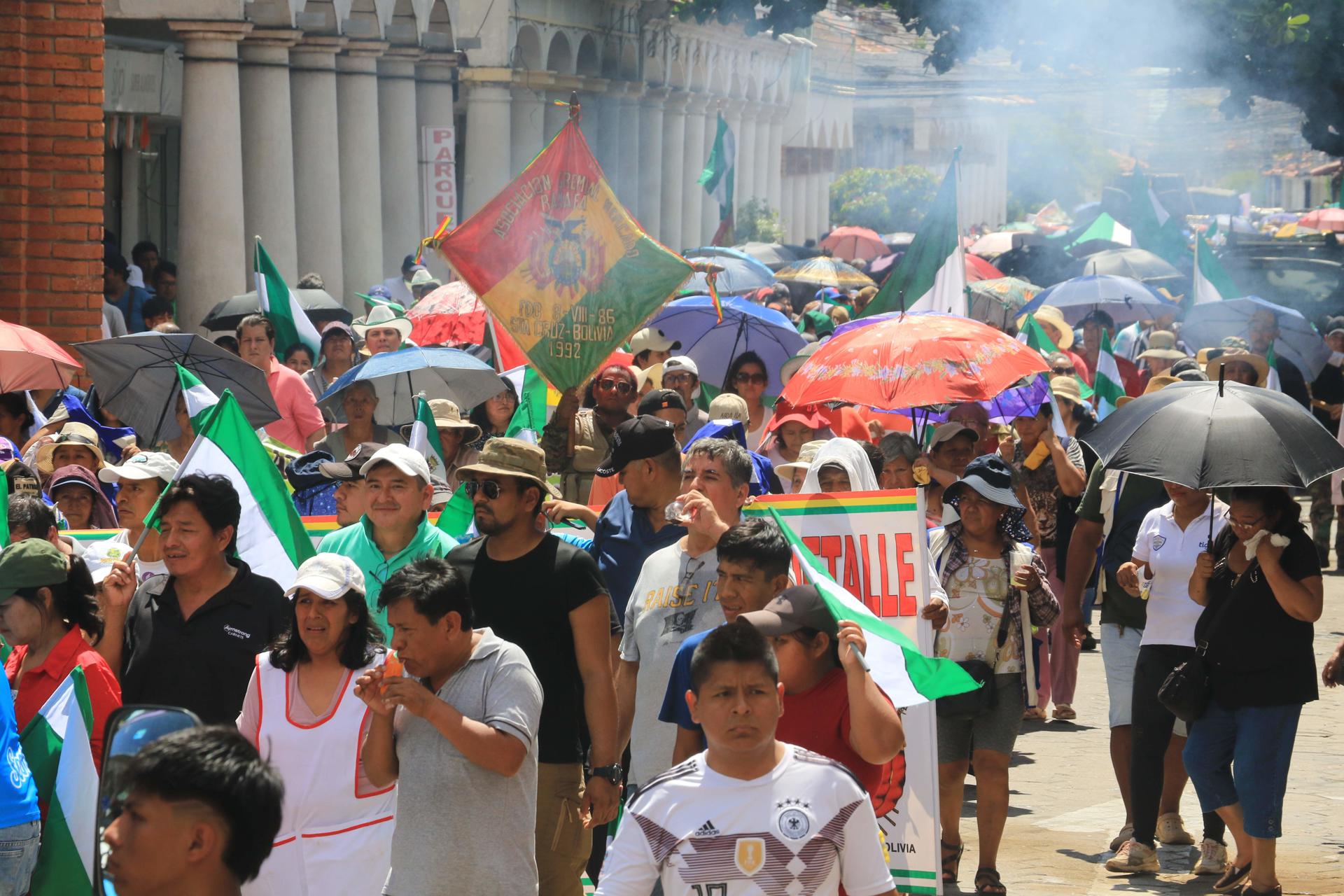 Sectores de Bolivia se movilizan contra una ley que autoriza la confiscación de mercadería