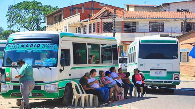 El paro del transporte en Santa Cruz continúa; choferes rechazan el aumento de Bs 0,30 ctvos y exigen Bs 2,50.