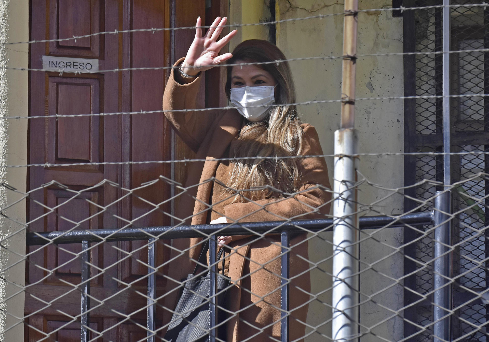 Justicia de Bolivia sentencia a 3 exministros de Áñez por caso de material antidisturbios
