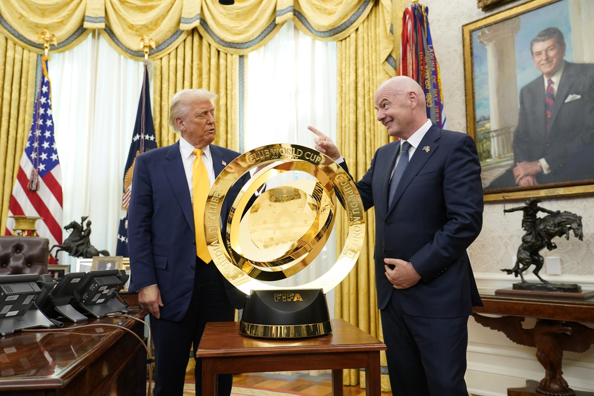 Infantino le dice a Trump que Estados Unidos puede ganar el Mundial de 2026