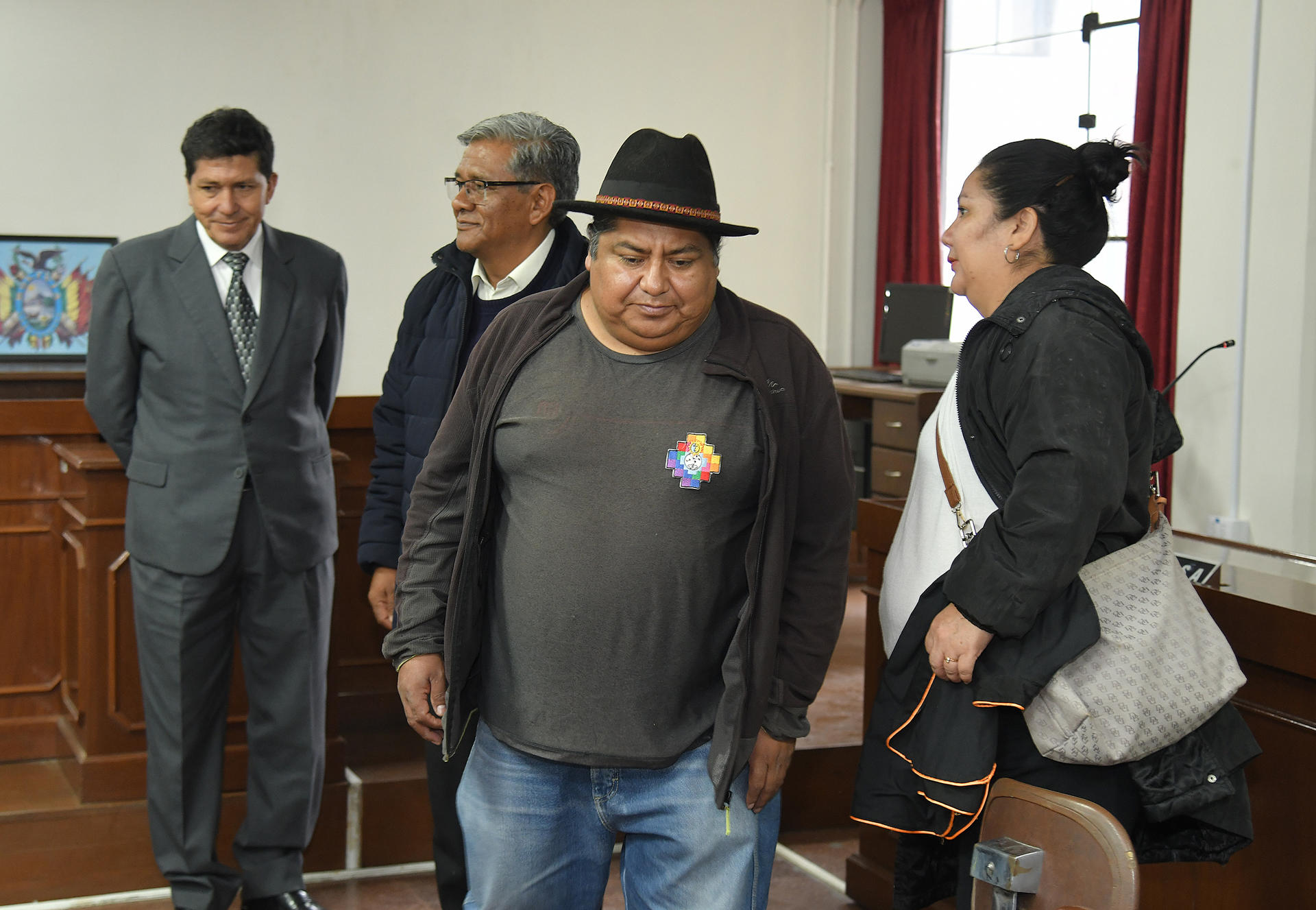 Sobrevivientes de abusos cuestionan el retraso del juicio a jesuitas españoles en Bolivia