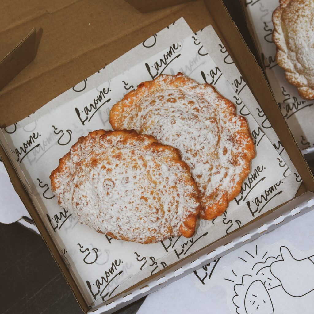 Bolivia celebra el Día de la Empanada con récord de consumo y la de queso como favorita nacional